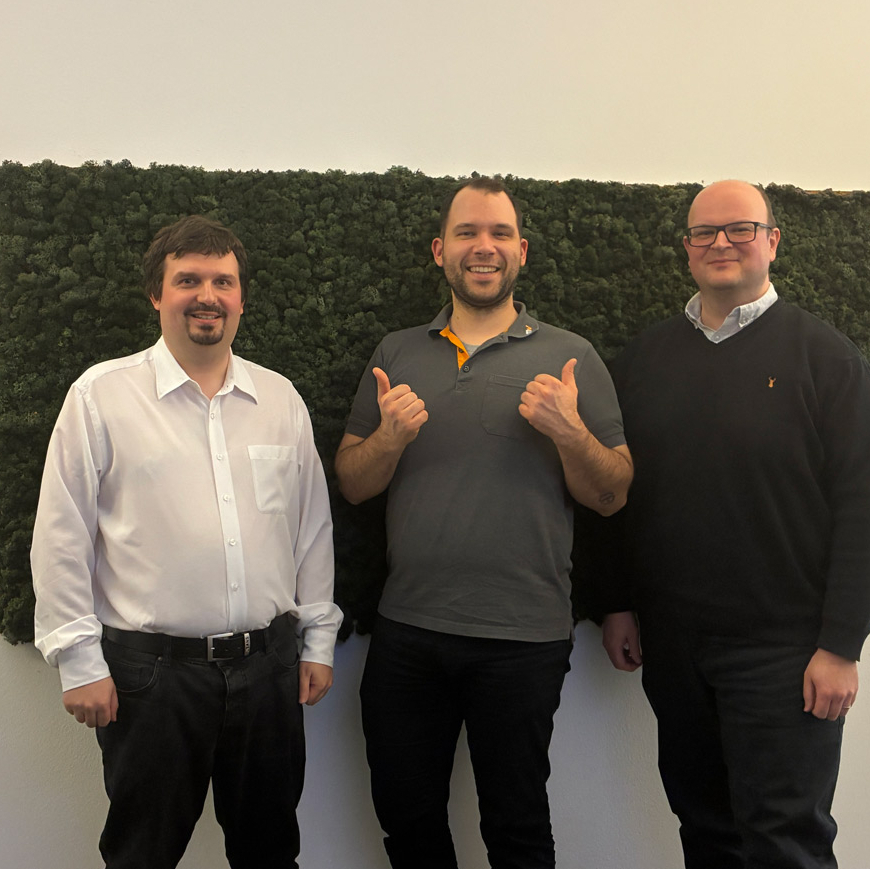 Moderator Jens Schneider im Gespräch mit Markus Roth, 1. Vorsitzender des Vereins FTM-Depot5 Rhein-Neckar e.V. und Markus Alex vom Verein IGN Rhein-Neckar e.V. Moderator Jens Schneider im Gespräch mit Markus Roth, 1. Vorsitzender des Vereins FTM-Depot5 Rhein-Neckar e.V. und Markus Alex vom Verein IGN Rhein-Neckar e.V.