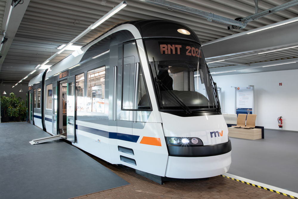 realitätsgetreues Modell der neuen Rhein-Neckar-Tram